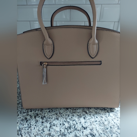 Designer inspired tan and gold buckle handbag - Picture 6 of 12